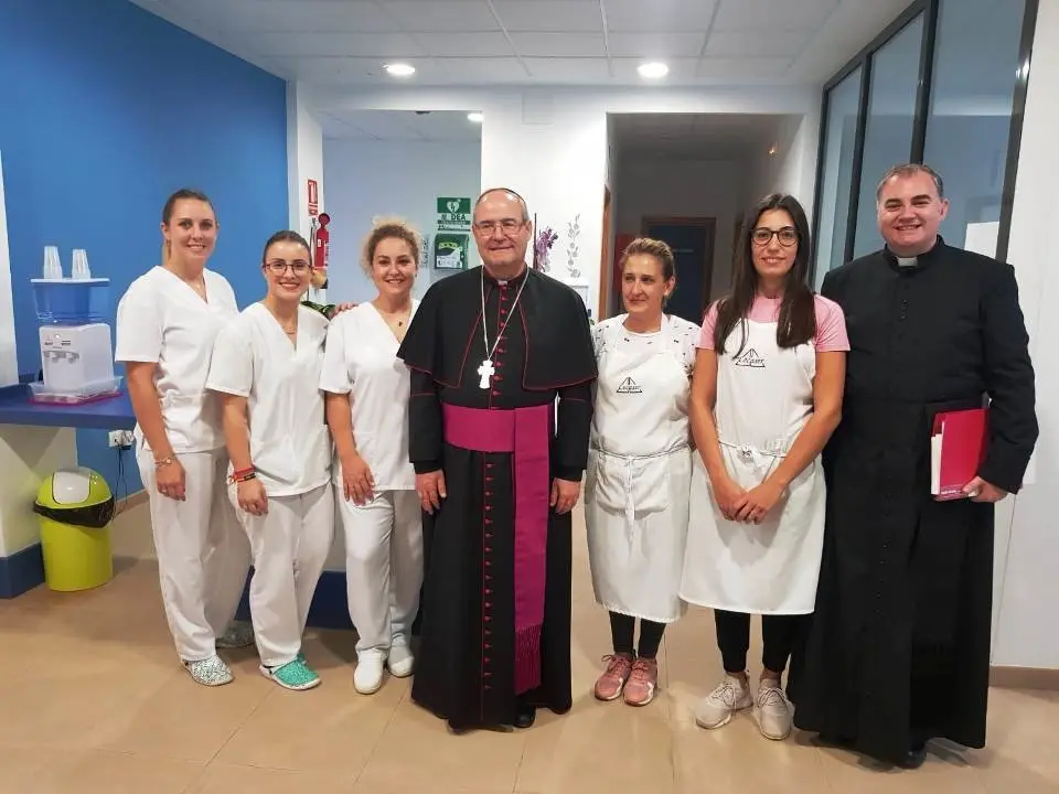 El encinar recibe al obispo de Coria 10019 (40)