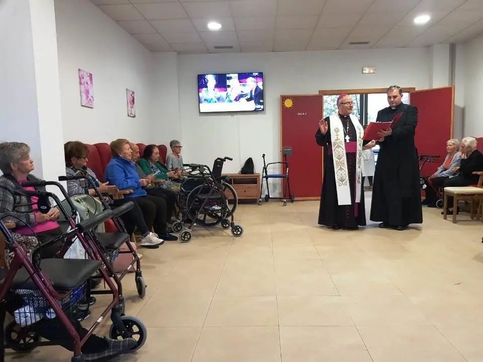El encinar recibe al obispo de Coria 10019 (44)