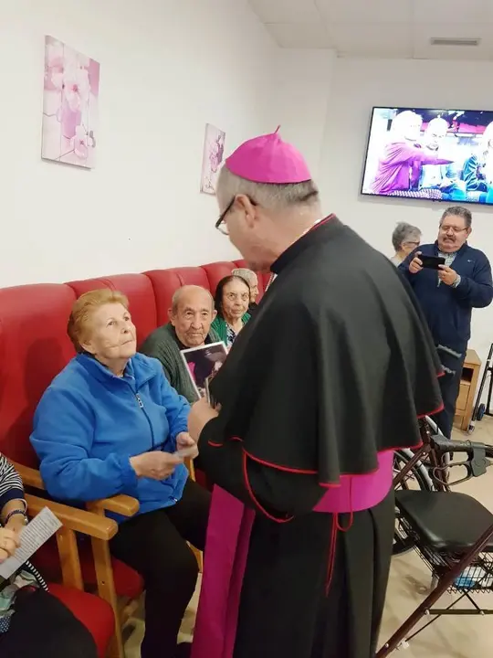 El encinar recibe al obispo de Coria 10019 (45)