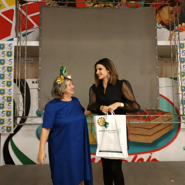 Elena Lorenzo recoge su premio