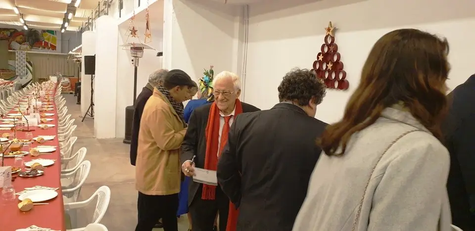 Cena solidaria de Navidad 2019064
