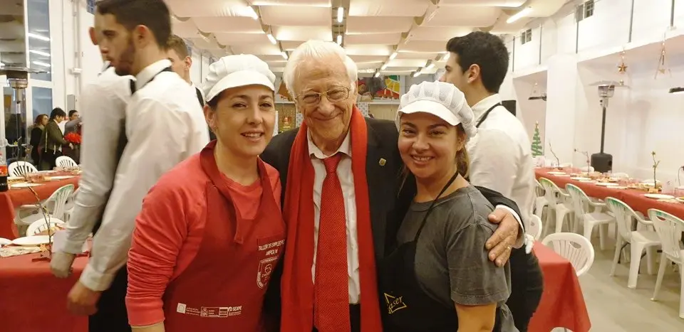 Cena solidaria de Navidad 2019092