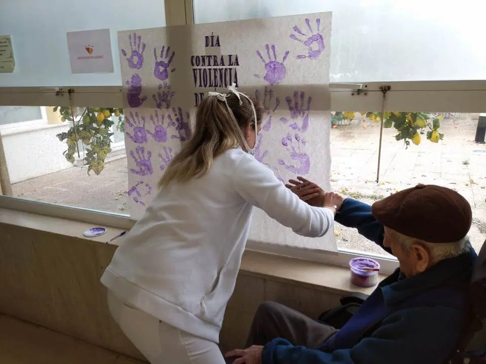 Actividad Igualdad en la tercera Edad. Programa de Igualdad Incluyel-as. Diputaci&oacute;n de C&aacute;ceres. (6)