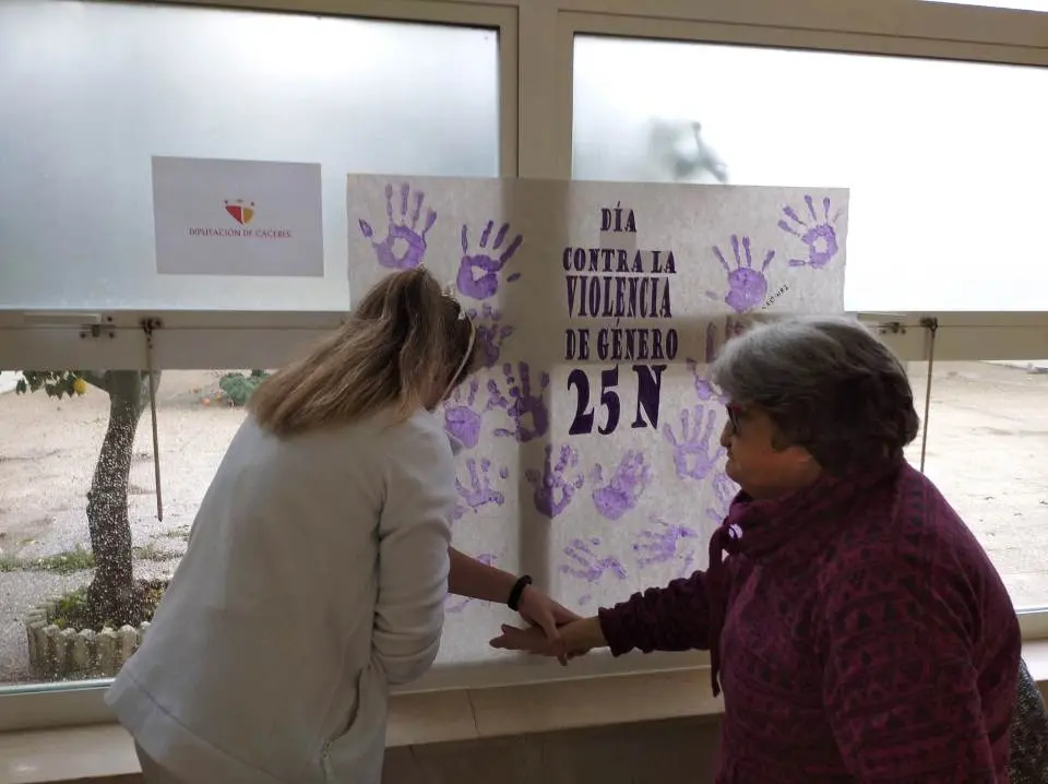 Actividad Igualdad en la tercera Edad. Programa de Igualdad Incluyel-as. Diputaci&oacute;n de C&aacute;ceres. (9)