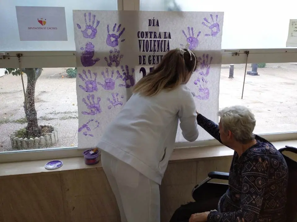 Actividad Igualdad en la tercera Edad. Programa de Igualdad Incluyel-as. Diputaci&oacute;n de C&aacute;ceres. (14)