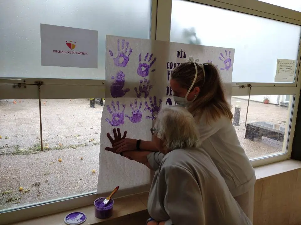 Actividad Igualdad en la tercera Edad. Programa de Igualdad Incluyel-as. Diputaci&oacute;n de C&aacute;ceres. (15)