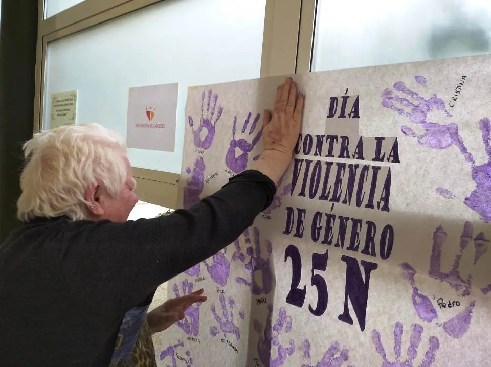 Actividad Igualdad en la tercera Edad. Programa de Igualdad Incluyel-as. Diputaci&oacute;n de C&aacute;ceres.