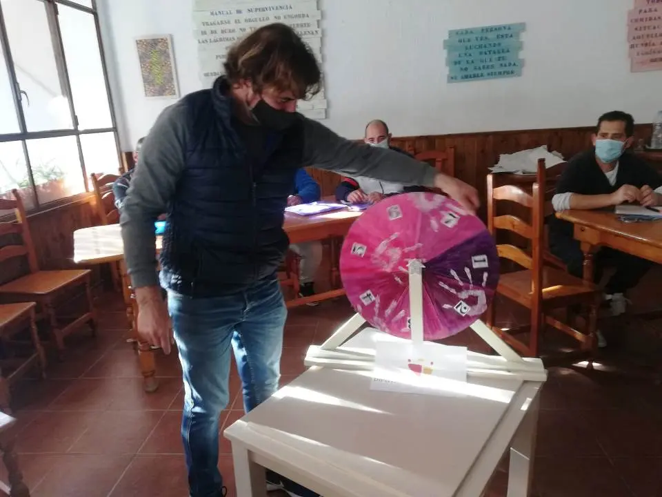 Taller de nuevas masculinidades, Ponte en sus zapatos. Programa de Igualdad Incluyel-as. Diputaci&oacute;n de C&aacute;ceres.