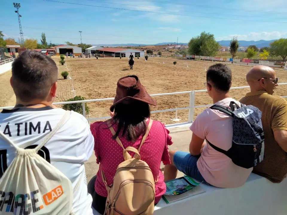 Sal&oacute;n del caballo en Torrejoncillo (8)