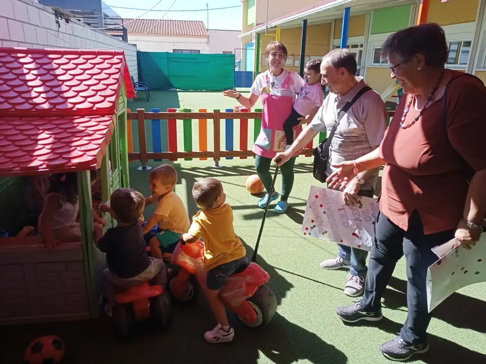 2022 FOTOS ADOPTA A UN ABUELO CEI CORAZ&Oacute;N DE JES&Uacute;S (3)