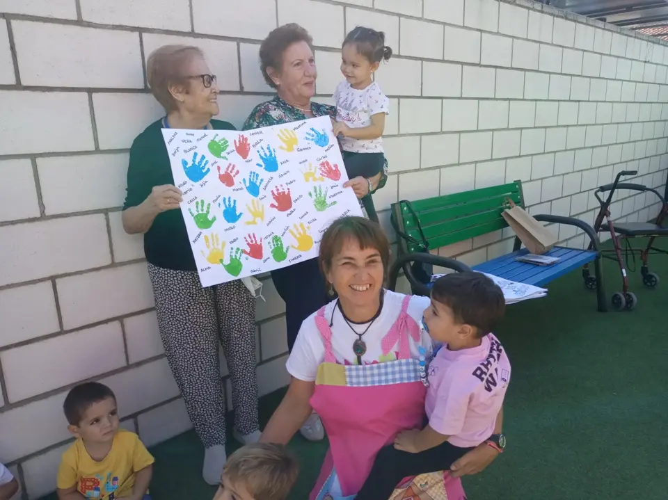 2022 FOTOS ADOPTA A UN ABUELO CEI CORAZ&Oacute;N DE JES&Uacute;S (11)