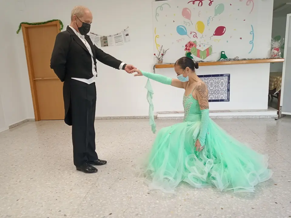 Baile Jes&uacute;s y Sandra en el Centro de D&iacute;a (2)