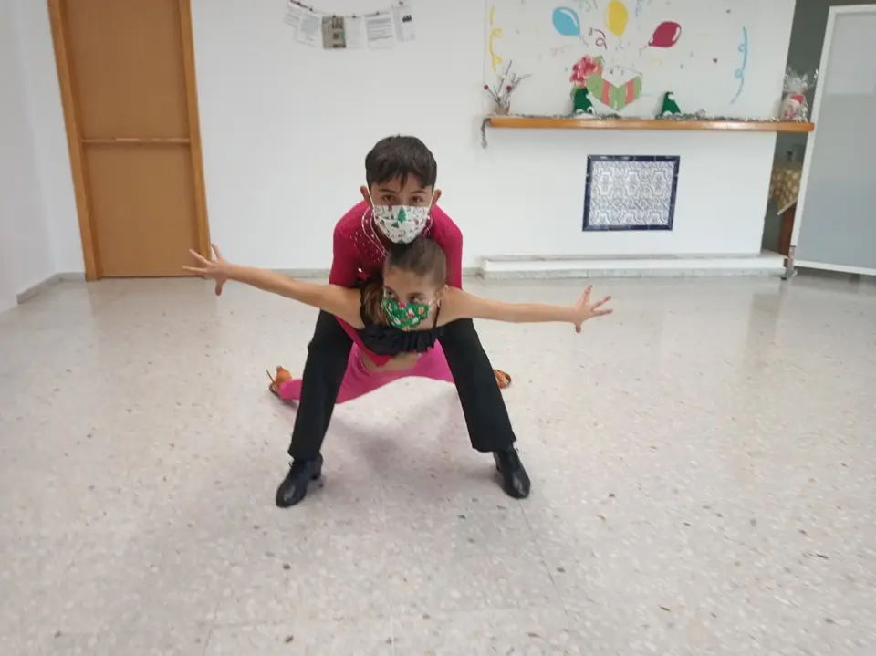 Baile Jes&uacute;s y Sandra en el Centro de D&iacute;a (7)