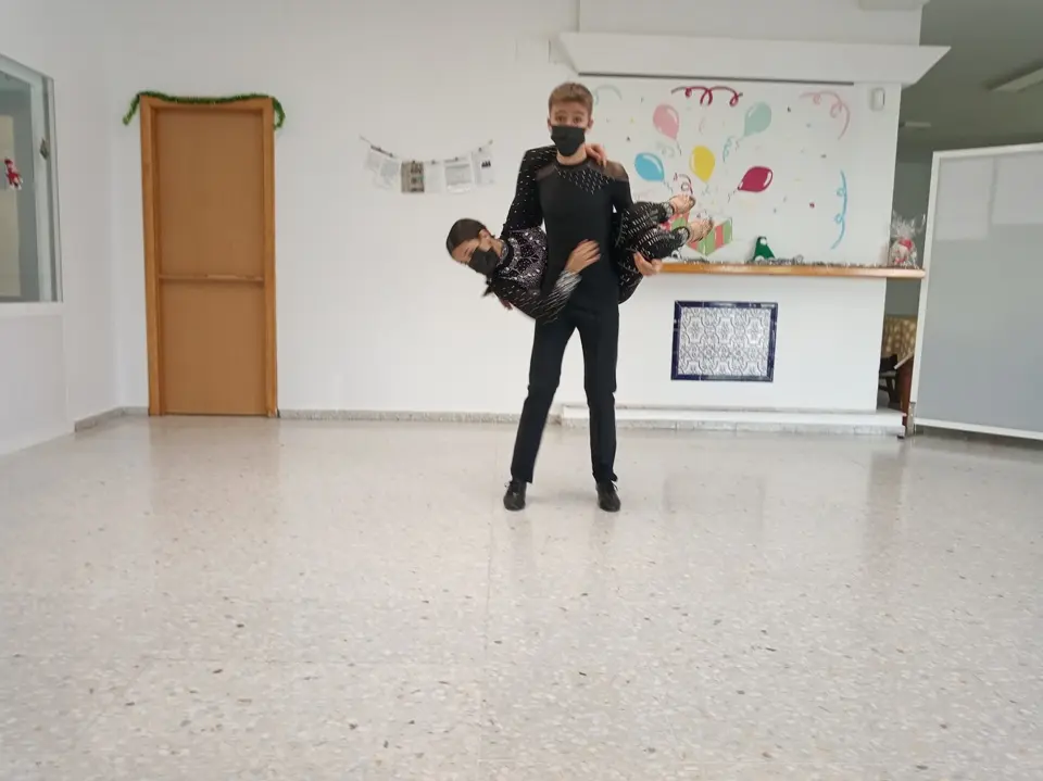 Baile Jes&uacute;s y Sandra en el Centro de D&iacute;a (9)