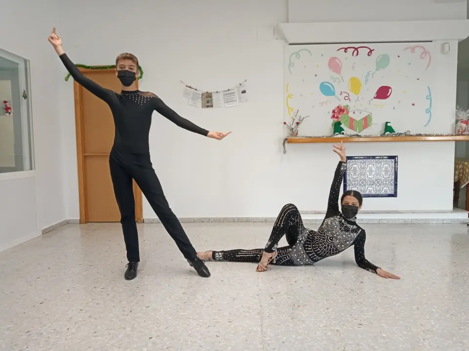Baile Jes&uacute;s y Sandra en el Centro de D&iacute;a (10)