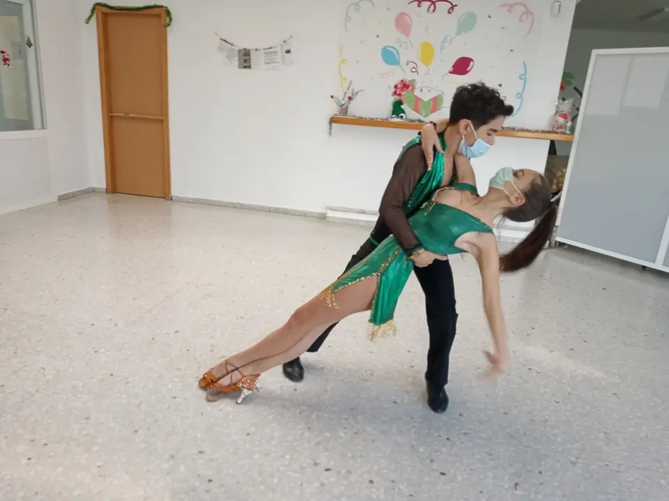Baile Jes&uacute;s y Sandra en el Centro de D&iacute;a (16)
