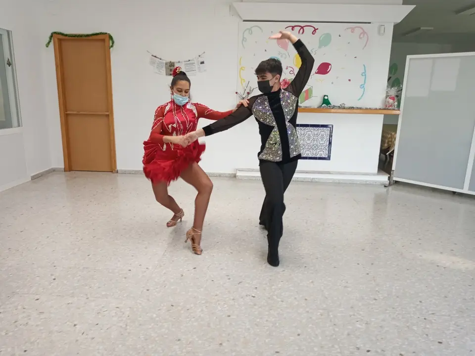 Baile Jes&uacute;s y Sandra en el Centro de D&iacute;a (17)