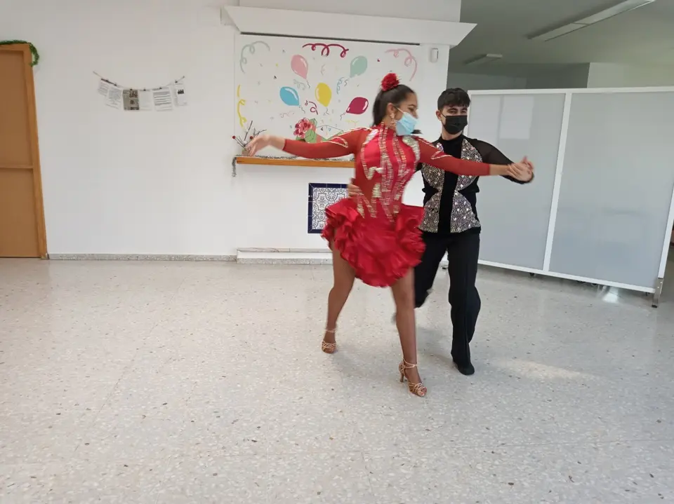 Baile Jes&uacute;s y Sandra en el Centro de D&iacute;a (18)