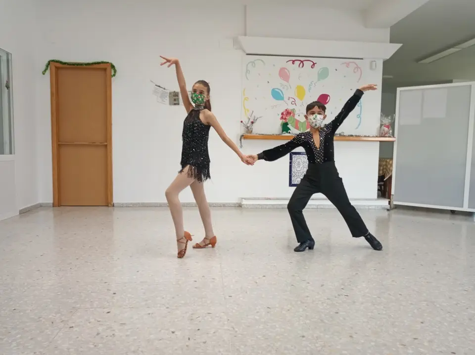 Baile Jes&uacute;s y Sandra en el Centro de D&iacute;a (24)