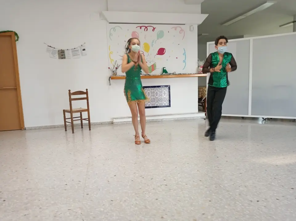 Baile Jes&uacute;s y Sandra en el Centro de D&iacute;a (26)