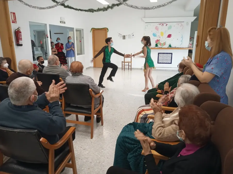 Baile Jes&uacute;s y Sandra en el Centro de D&iacute;a (28)