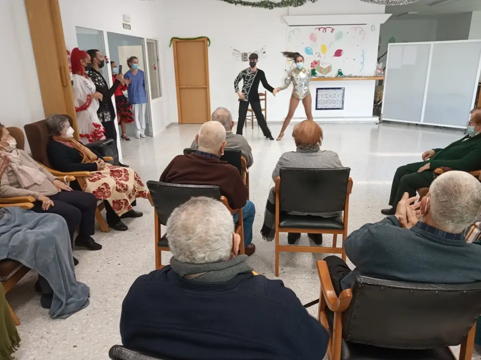 Baile Jes&uacute;s y Sandra en el Centro de D&iacute;a (30)