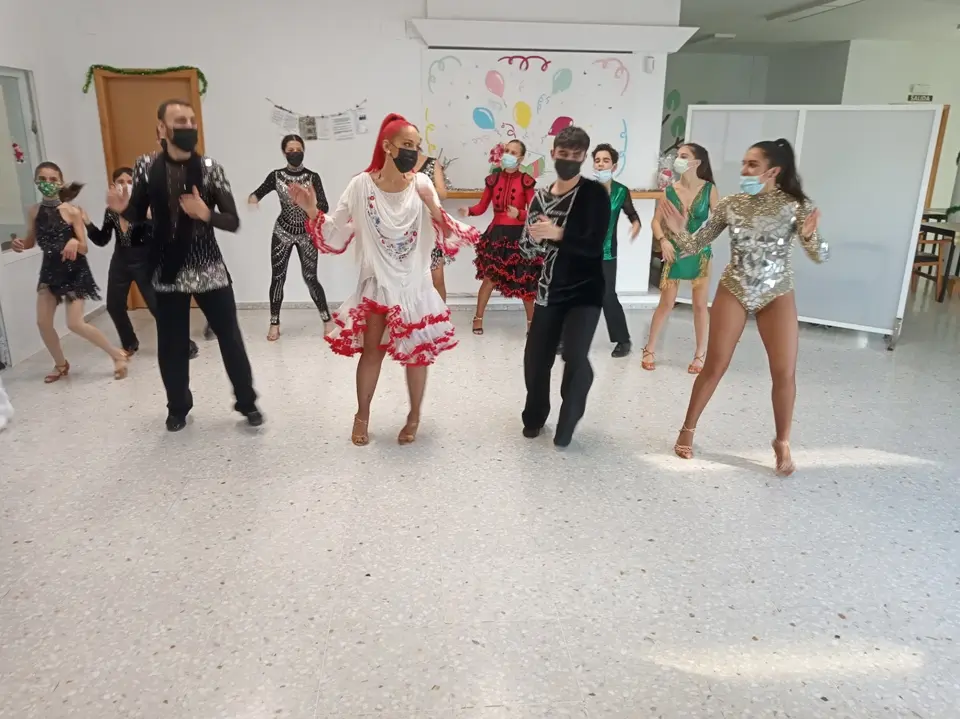 Baile Jes&uacute;s y Sandra en el Centro de D&iacute;a (34)