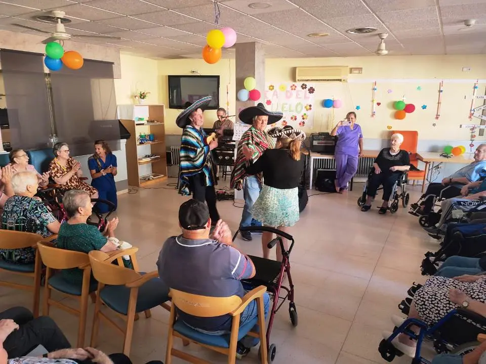 D&iacute;a de los Abuelos en RM Madrigal (6)