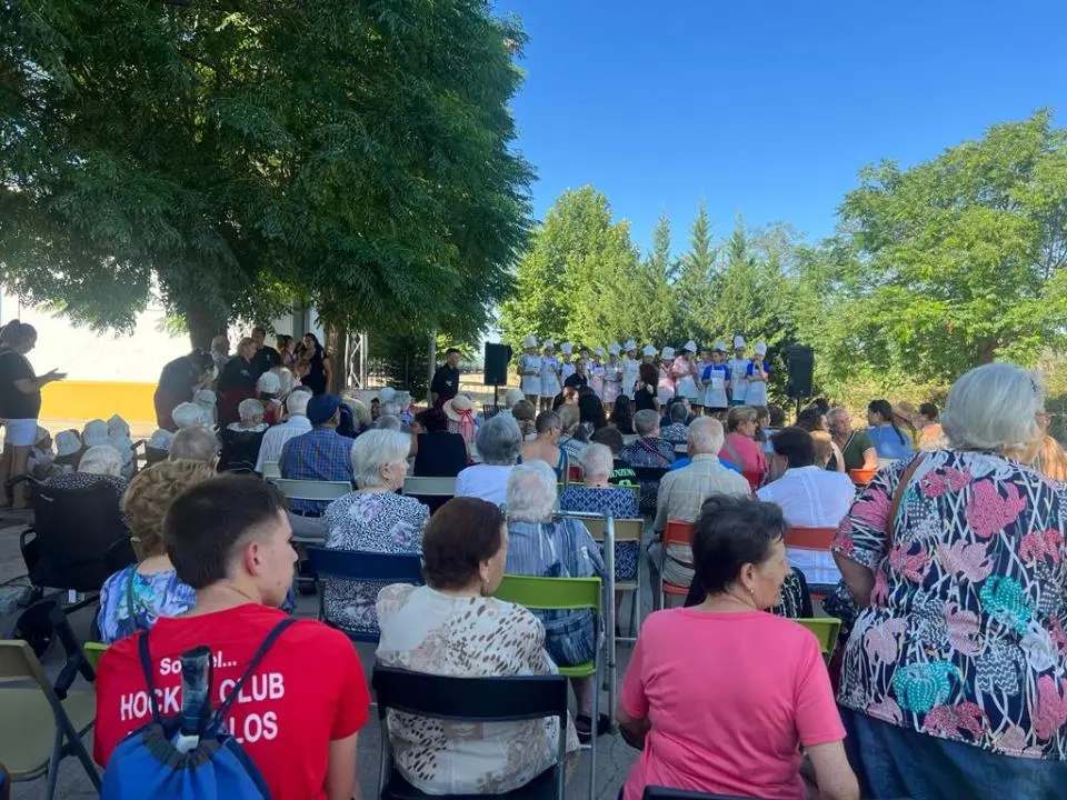 D&iacute;a del Abuelo en el CD Burguillos del Cerro (4)