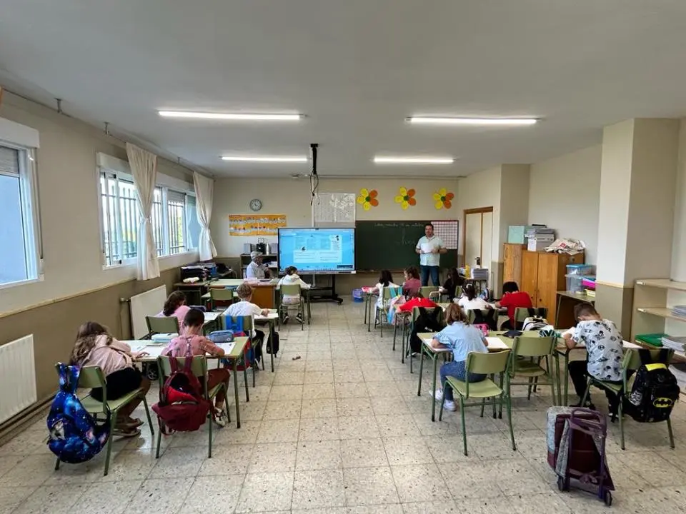 Actividad Abuelo lector en Lob&oacute;n (3)