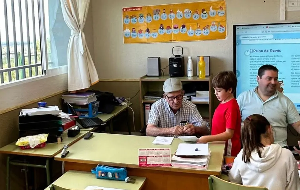 Actividad Abuelo lector en Lob&oacute;n (7)
