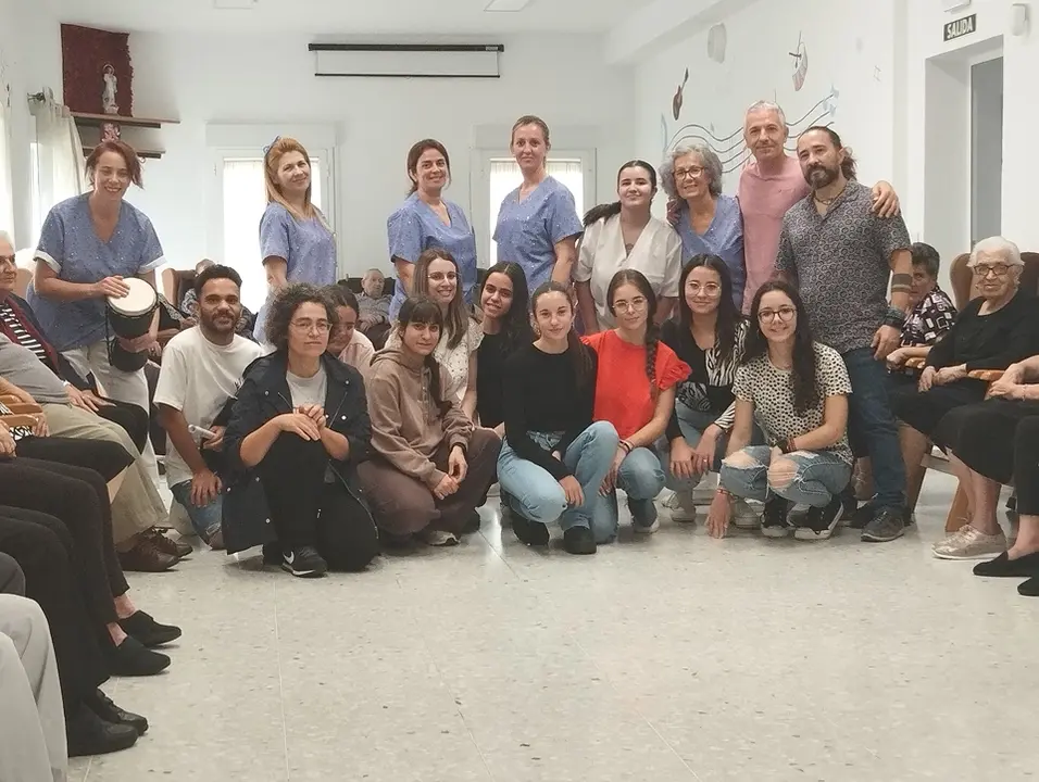 Musicoterapia con Javier Alc&aacute;ntara en CD Puebla de la Calzada (2)