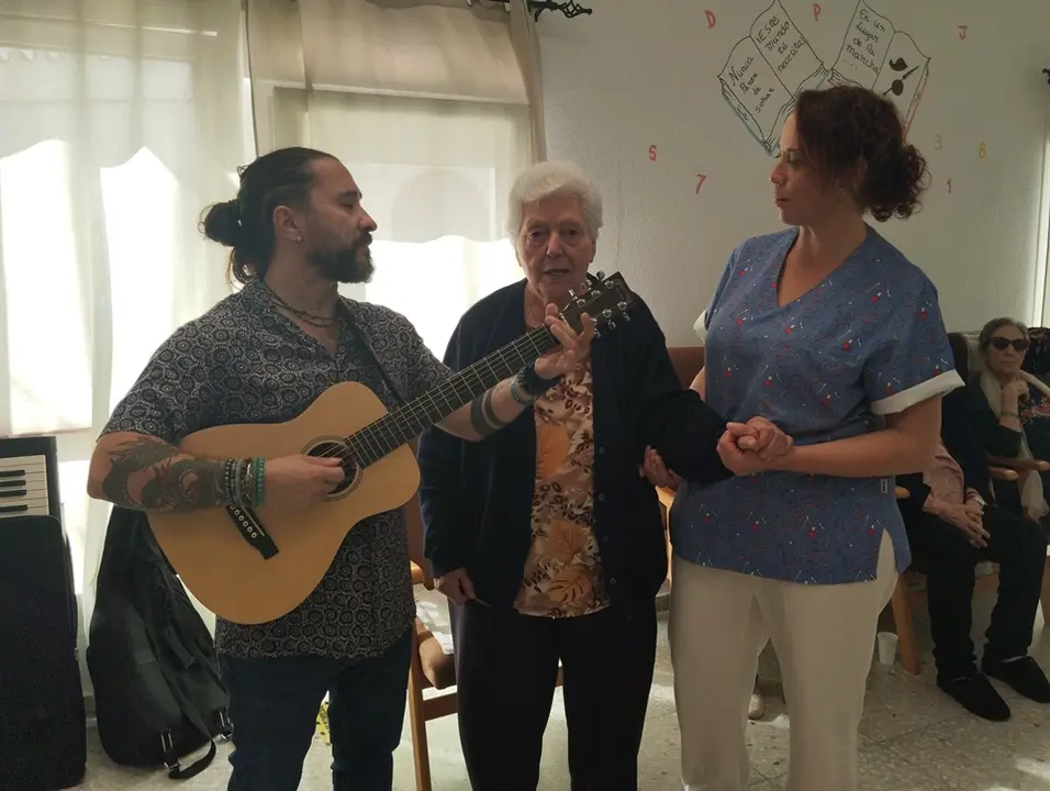 Musicoterapia con Javier Alc&aacute;ntara en CD Puebla de la Calzada (34)