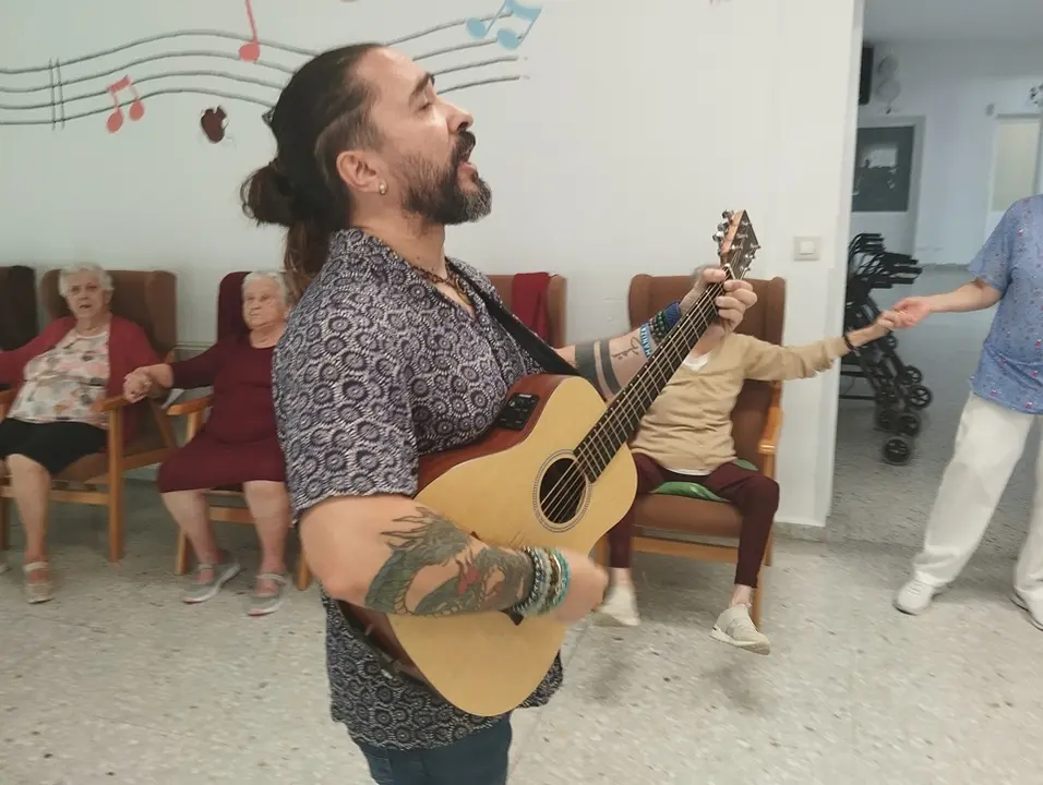 Musicoterapia con Javier Alc&aacute;ntara en CD Puebla de la Calzada (36)