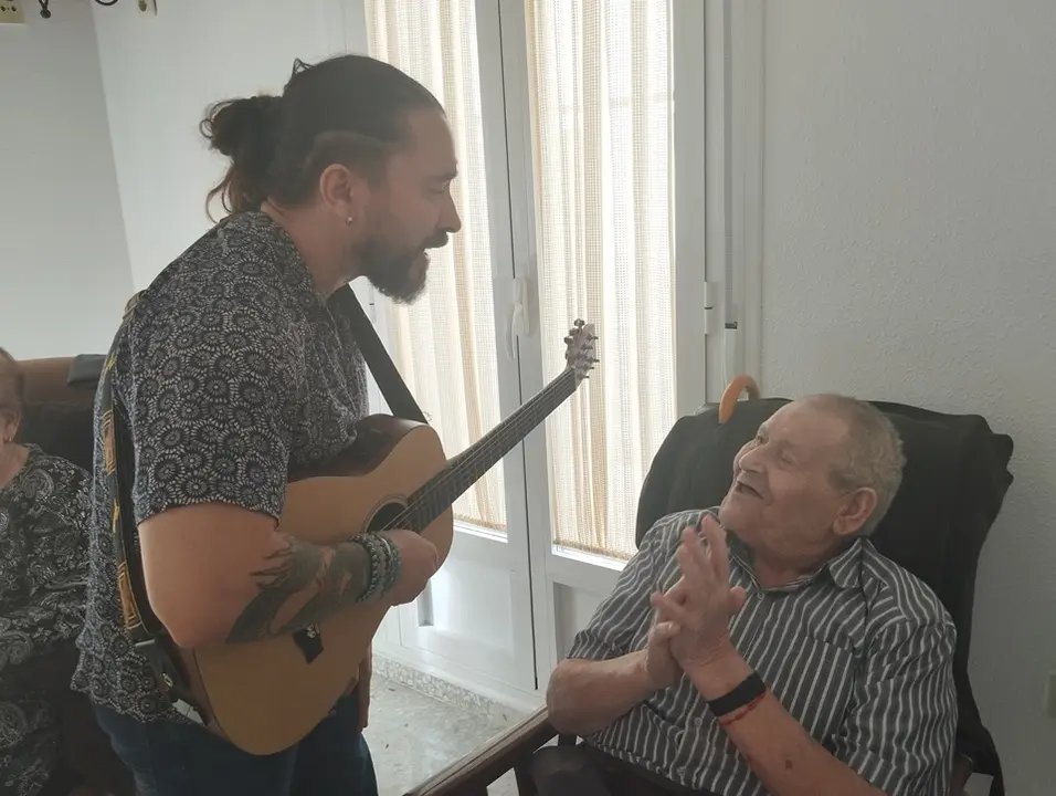 Musicoterapia con Javier Alc&aacute;ntara en CD Puebla de la Calzada (39)
