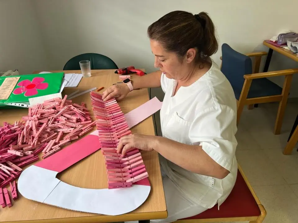 Conmemoraci&oacute;n C&aacute;ncer de Mama en CD Burguillos del Cerro (4)