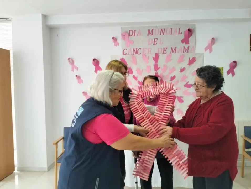 Conmemoraci&oacute;n C&aacute;ncer de Mama en CD Burguillos del Cerro (27)