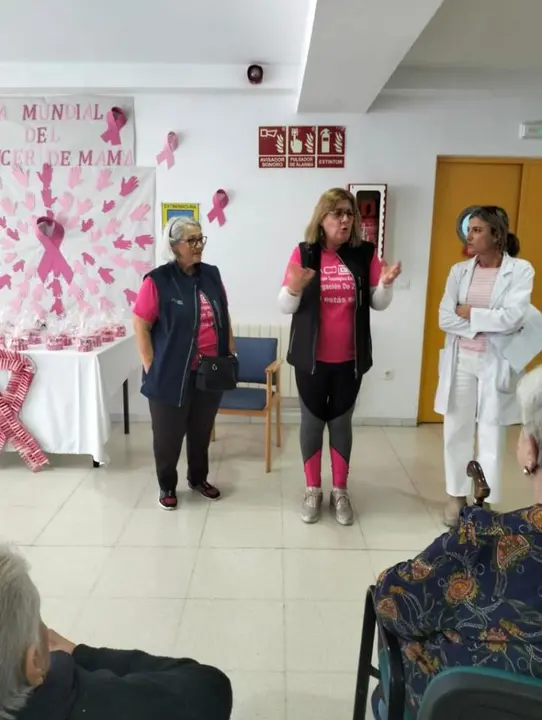 Conmemoraci&oacute;n C&aacute;ncer de Mama en CD Burguillos del Cerro (31)