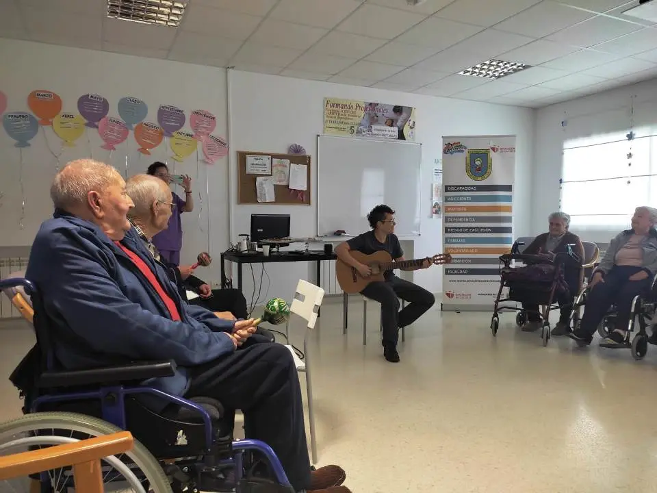 Musicoterapia en RM Siete Villas (17)