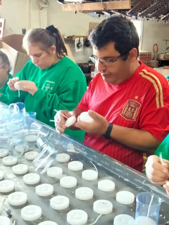 Visita f&aacute;brica de velas (3)