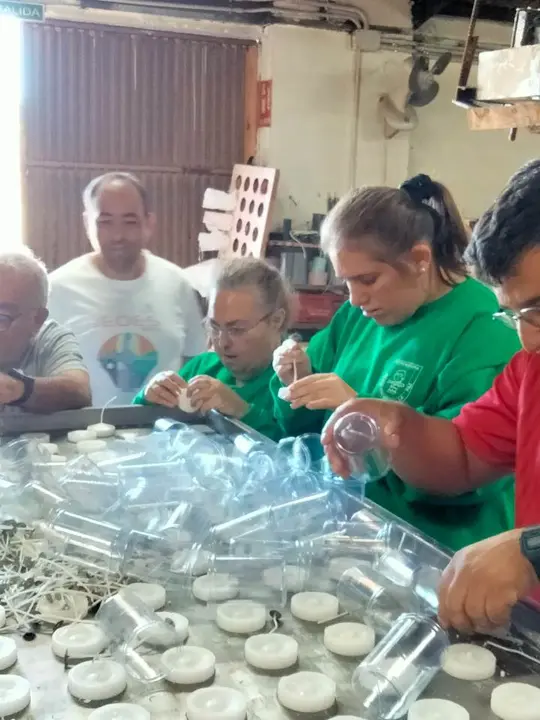 Visita f&aacute;brica de velas (5)