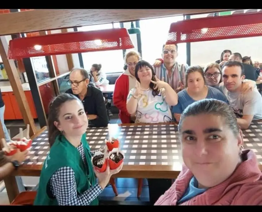 Actividad Hmburguesa con amigo-as (1)