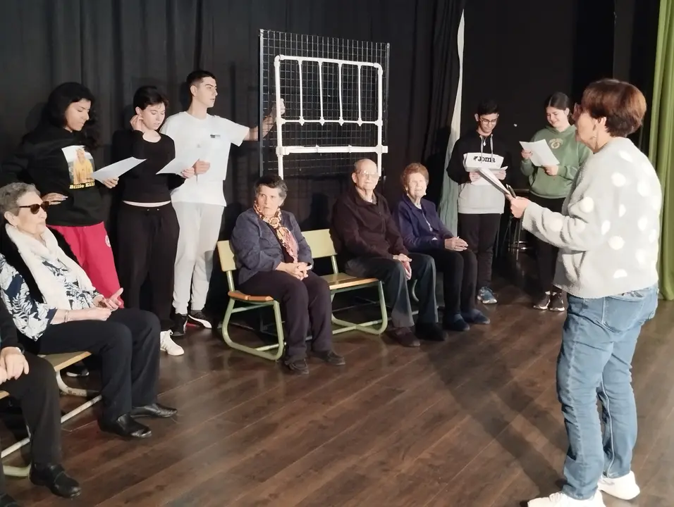 Ensayos Teatro Intergeneracional en Puebla de la Calzada