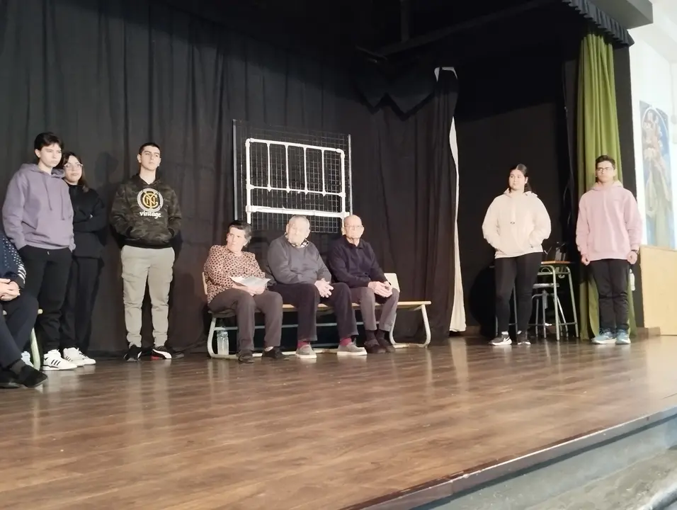 Ensayos Teatro Intergeneracional en Puebla de la Calzada (12)