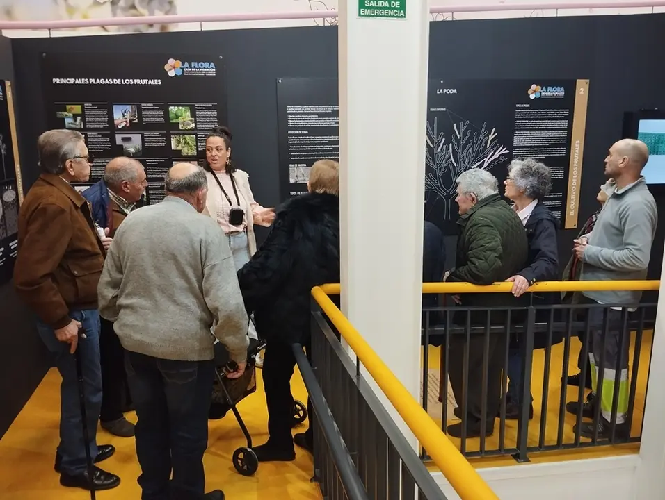 CD Puebla de la Calzada visita Valdelacalzada en Flor (4)