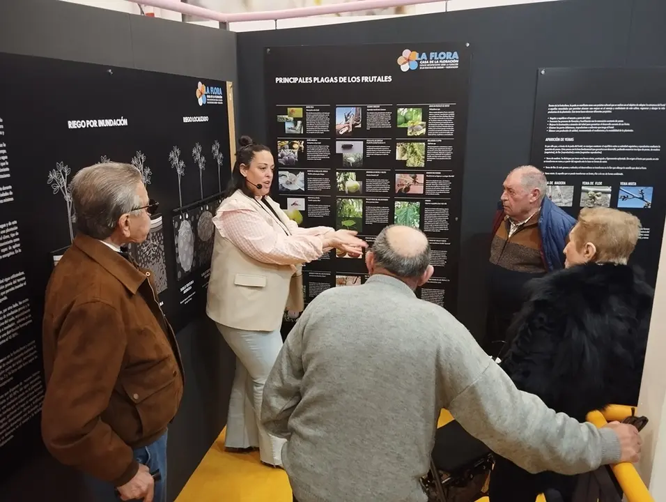 CD Puebla de la Calzada visita Valdelacalzada en Flor (5)