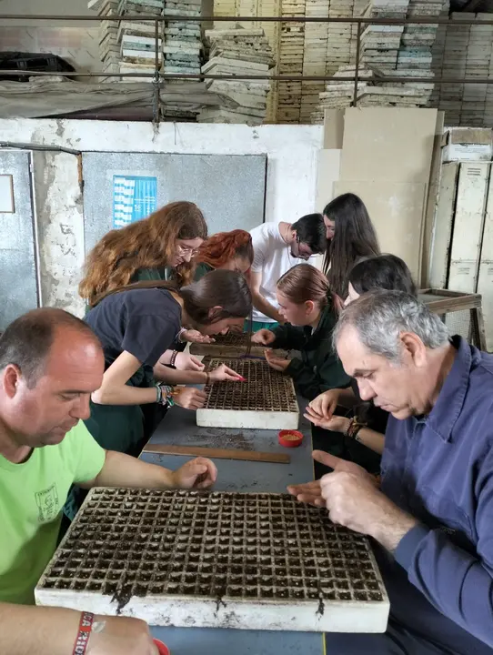 Visita del alumnado del Centro de Formaci&oacute;n Agraria al COM (1)
