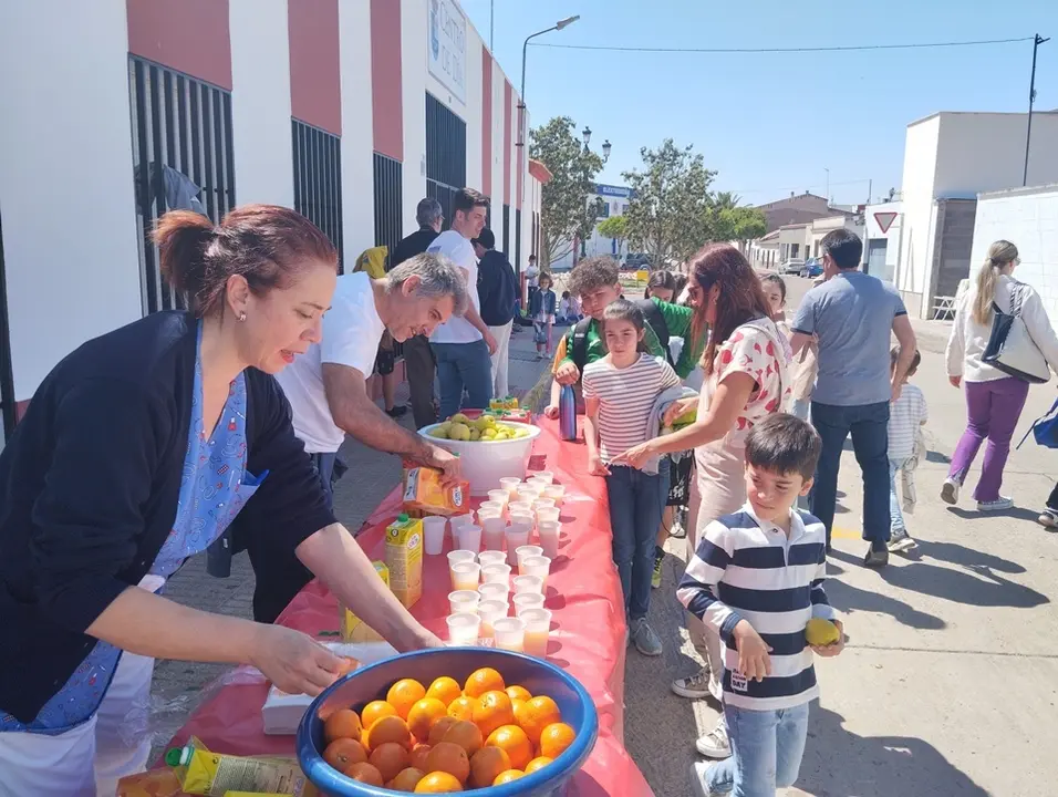 El CD Puebla de la Calzada recibe la visita del Colegio Torre &Aacute;guila (68)