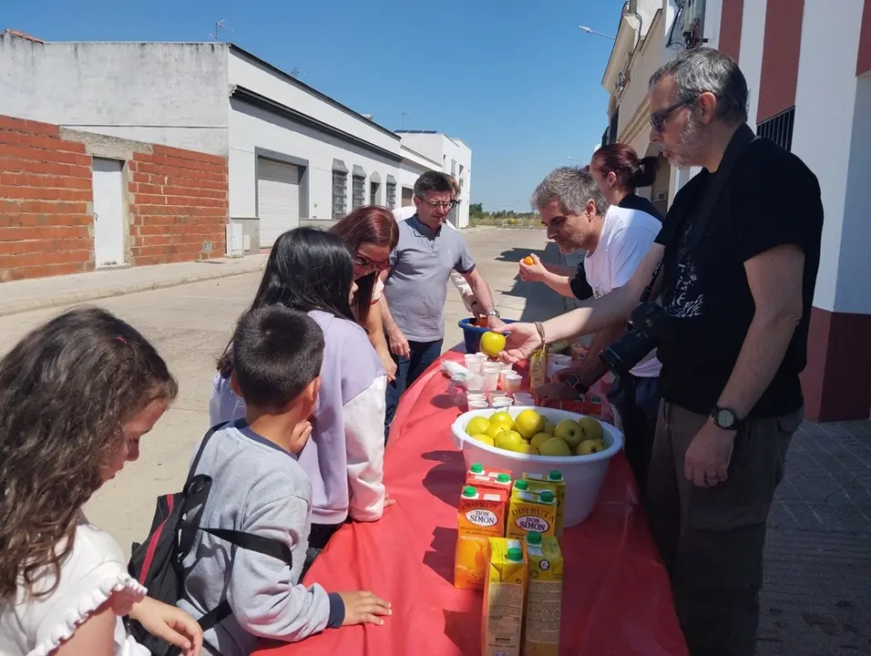 El CD Puebla de la Calzada recibe la visita del Colegio Torre &Aacute;guila (70)