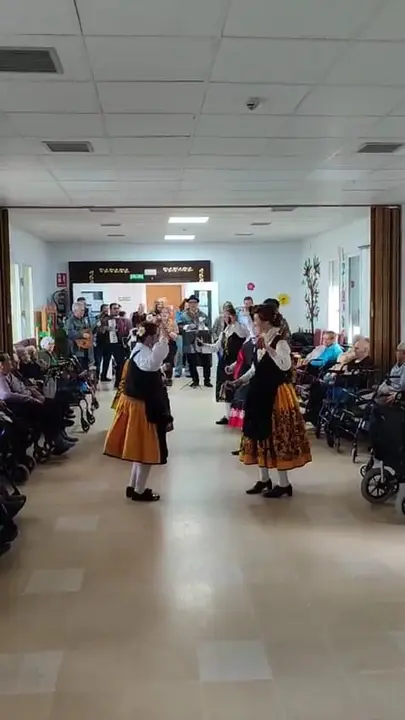Actuaci&oacute;n J&oacute;venes Extreme&ntilde;os en RM Torrecilla de los &Aacute;ngeles (4)